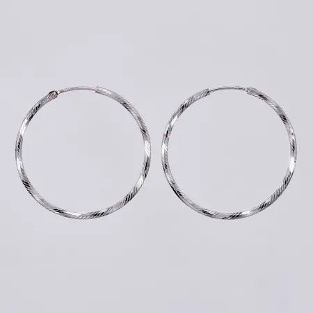 Ett par örringar 35mm, bredd ca 1mm, 925/1000 silver Vikt: 3,5 g