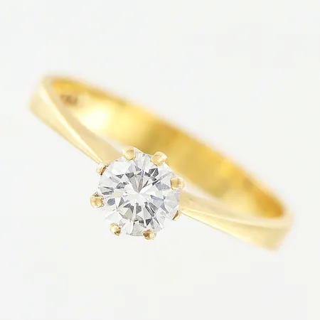 Ring, diamant 0,40ct, TW/VS enligt gravyr, stl 17¼, bredd 3-5,5mm, 2 klor defekta, 18K Vikt: 2,7 g