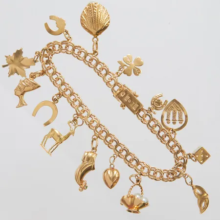 Armband, Bismarck, längd: 19,8cm, bredd: 6,3mm, 14 berlocker, varav en i 10K, en med personlig gravyr, svenska stämplar, 18K Vikt: 27,1 g