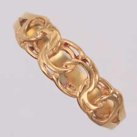 Ring Bismarck, stl 17¾, bredd 2,5-5,6mm, skev, 18K  Vikt: 1,8 g