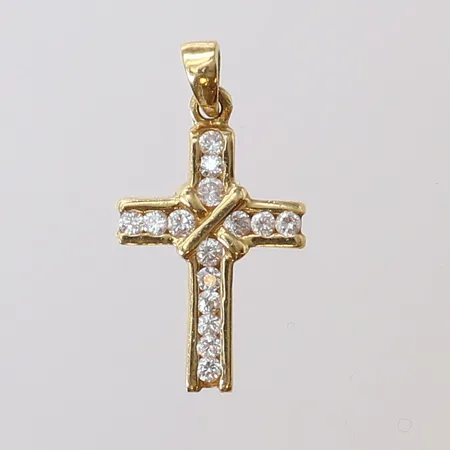 Hänge kors med vita stenar, 27x15mm ink ögla, 18K.  Vikt: 3,4 g