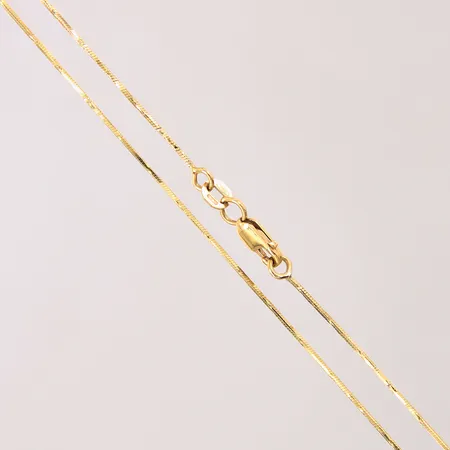 Kedja, längd: 38cm, bredd: 0,7mm, 18K  Vikt: 2,6 g