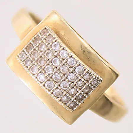 Ring med vita stenar, stl 17¾, bredd 1-9mm, 14K  Vikt: 2,7 g