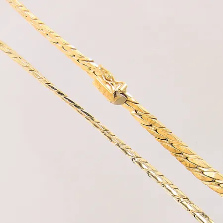 Collier, längd: 44cm, bredd: 5,7mm, 18K  Vikt: 18,5 g