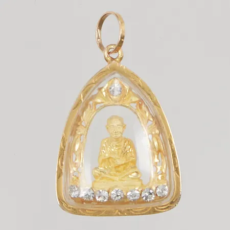 Hänge, Buddha, plexiglas med foliering i 18K, 25x15mm, 18K, 2,2g.