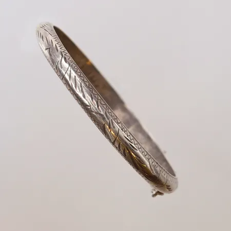 Barnarmband med mönsterdekor, Ø49mm, bredd 5,2mm, säkerhetskedja, silver 925/1000  Vikt: 7,1 g