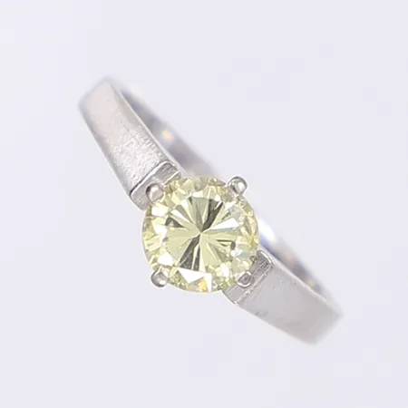 Ring med diamant 1x ca 1,00ct ca LY/SI, stl 17, bredd 2-7,5mm, väldigt hög ca 12mm, ostämplad, vitguld 18K Vikt: 5,7 g