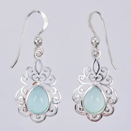 Ett par örhängen med stenar, längd: ca 3,5cm, bredd: ca 3-14mm, GHA, 925/1000 Silver  Vikt: 3,6 g