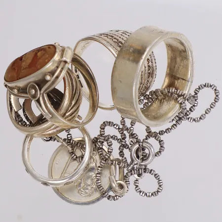 Diverse silver, med stenar, defekt, silver 830-925/1000 Vikt: 34,2 g