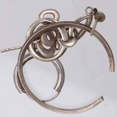 4 Udda Örhängen, defekt, silver  Vikt: 7,4 g