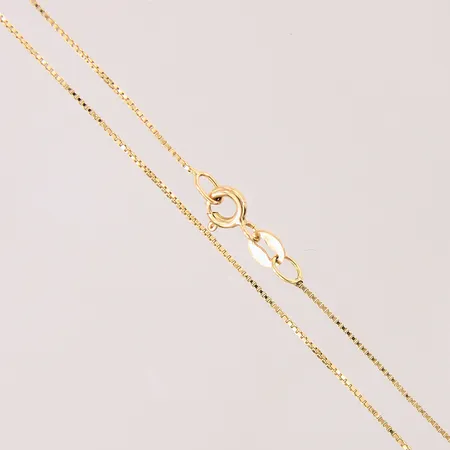 Kedja Venezia, längd: 40,5cm, bredd: 0,6mm, något skev, 18K  Vikt: 1,6 g