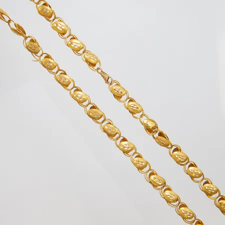 Kedja, längd:82,7cm, bredd:9-9,9mm, skadad länkdel, skeva länkdelar, ostämplad, 21K, lås i 18K Vikt: 40,2 g