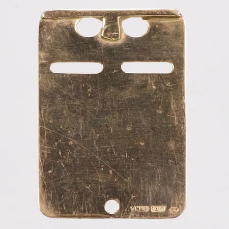 Hänge, bricka, längd 27mm, 19mm, gravyr, 18K Vikt: 2,1 g