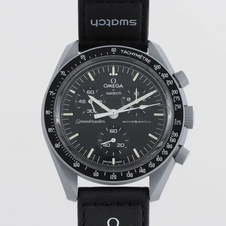 Armbandsur Omega x Swatch, mission to the moon, bioceramic, quartz, kronograf, Ø42mm, velcroband. Vikt: 0 g