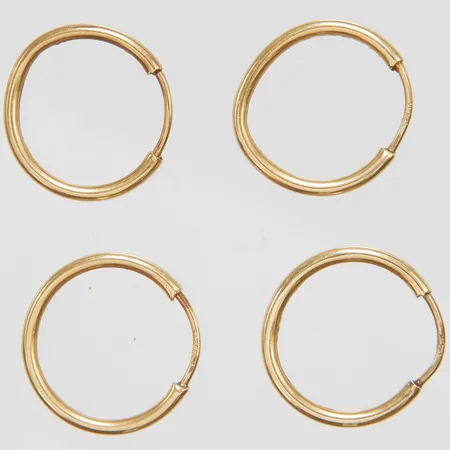 4 Örhängen, creoler, skeva, 14K Vikt: 1,6 g