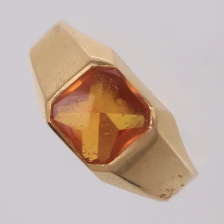 Ring med orange sten, stl 18¼, bredd 2,8-9,3mm, Ceson Guldvaru Ab, år 1963, 18K Vikt: 4 g