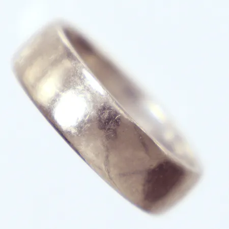 Ring vitguld Ø16¾, bredd 5,80mm, 18k Vikt: 8,2 g