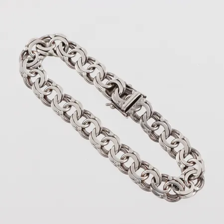 Armband Bismarck, längd ca 19.5 cm, bredd 10.2 mm, silver. Vikt: 28,5 g
