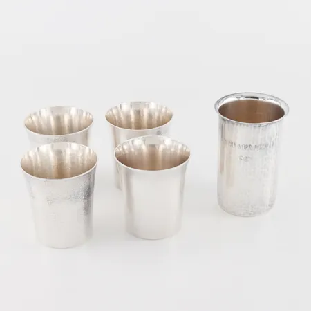 Muggar 5+1 st MEMA, höjd ca 6-8 cm, silver. Vikt: 353 g