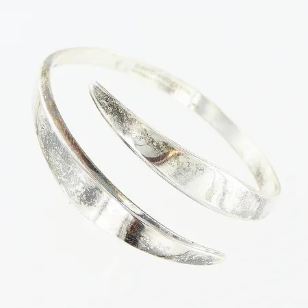 Stelt Armband David Andersen Norway, Ø63mm, bredd 5-10mm, smärre skevhet, sterling, svensk importstämpel, silver 925/1000 Vikt: 31,4 g