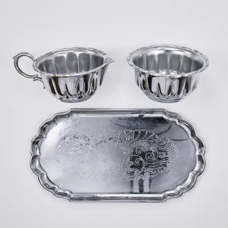 Set, sockerskål, gräddsnipa, fat längd: ca 20cm, bredd: ca 10,5cm, i rostfritt stål