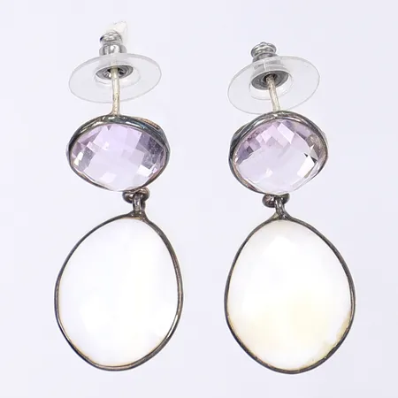 Ett par örhängen med kvarts, höjd 38mm, stoppers ej i ädelmetall, silver 925/1000 Vikt: 8,2 g