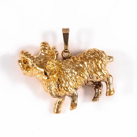 Hänge, Vädur i 14K guld. Det är 23,5 mm brett, 21 mm långt inkl. ögla och väger 1,4g. Ihålig. Ögla i 8K. 