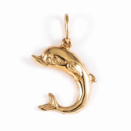Hänge, Delfin i 14K guld. Det är 17 mm brett, 24,5 mm långt inkl. ögla och väger 1,2g.