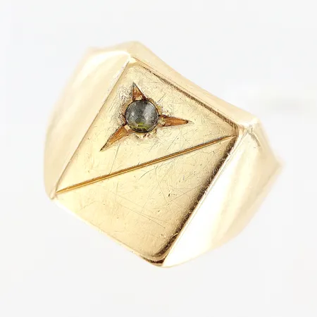 Klackring, sten, stl 19, bredd 4-16mm, limmrester vid sten, repor, 18K. Vikt: 8,6 g