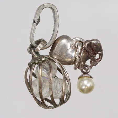 Diverse silver, berlocker, silver, 830/1000, bruttovikt 4,3g Vikt: 4,3 g