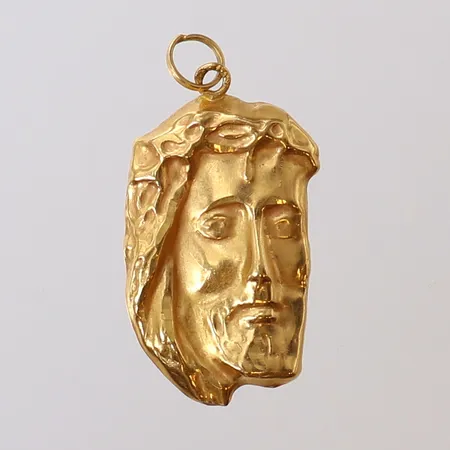 Hänge, längd inkl ögla ca 40mm, bredd ca 22mm, otydligt stämpel, 21K Vikt: 1,8 g