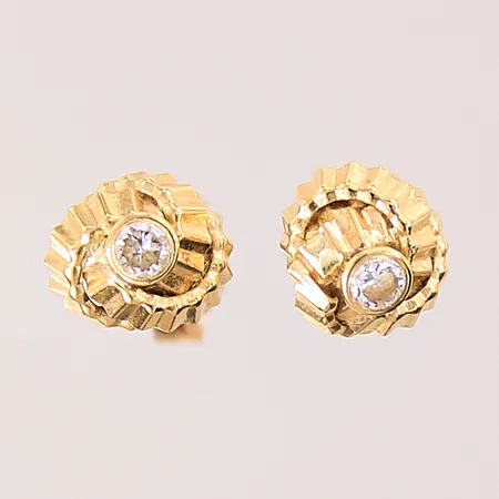 Ett par örhängen med vita stenar, Ø6,8mm, 18K  Vikt: 1,1 g