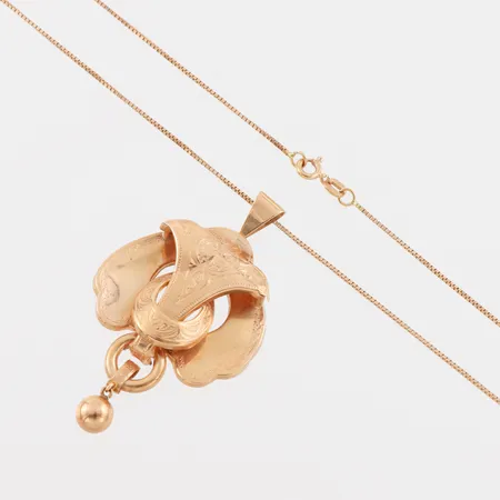 Collier med hänge, längd ca 44 cm, hängets höjd ca 5.5 mm, 18k. Vikt: 8,1 g