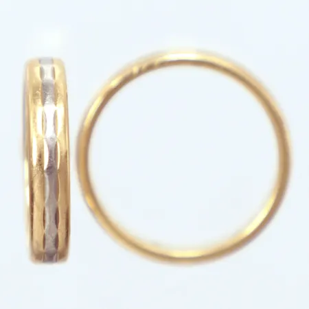 2 ringar Ø17¼, 18,45mm, gravyr, 18k  Vikt: 9 g
