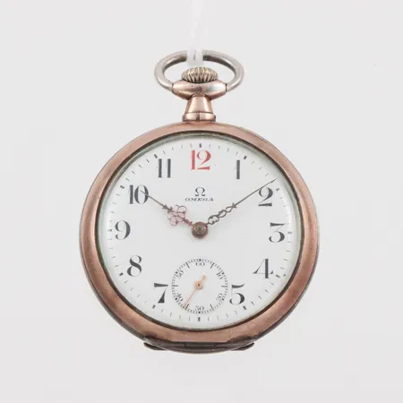 Mormorsur Omega rödtolva, diameter ca 3.5 cm, fungerar ej, silver.