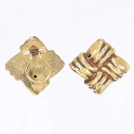 Ett par örhängen för stift och clips, 15x15mm, ett örhänge saknar stift, 18K Vikt: 2,9 g