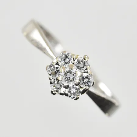 Ring med diamanter 0,30ctv, stl 17¼, bredd 2-7 mm, vitguld, 18K. Vikt: 2,7 g