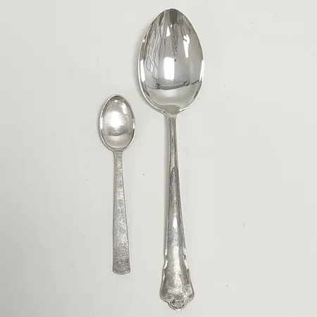 2 Skedar, udda, silver, 830/1000 Vikt: 58,7 g