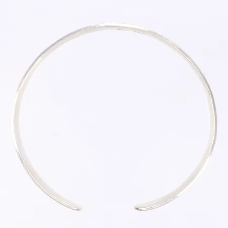Armring, hamrad dekor, ca 62x58mm, bredd 10mm, GFAB, silver 925/1000 Vikt: 26 g