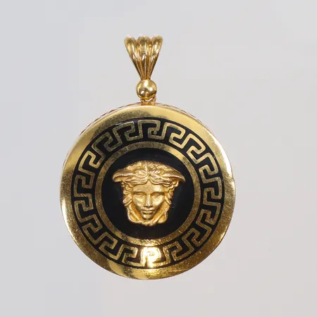 Hänge med svart emaljarbete, 40x29mm, 18K Vikt: 9,1 g