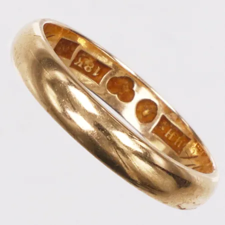Ring, slät, stl 17¼, bredd 3,5mm, gravyr, år1978, 18K Vikt: 3,3 g