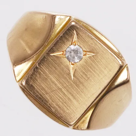 Ring, klackring, vit sten, stl 18, bredd 3,5-13,7mm, skev, 18K Vikt: 3,8 g