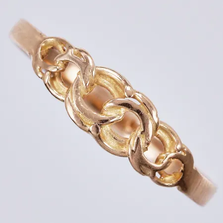 Ring Bismarck, stl: ca 17¼, bredd: ca 2-5mm, 18K  Vikt: 1,3 g