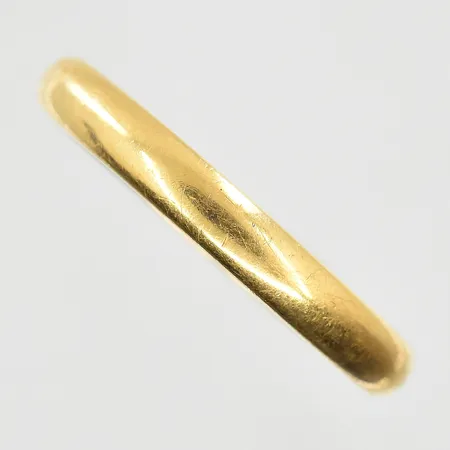 Ring, stl 21¼, bredd 3 mm, gravyr, 18K. Vikt: 4,3 g