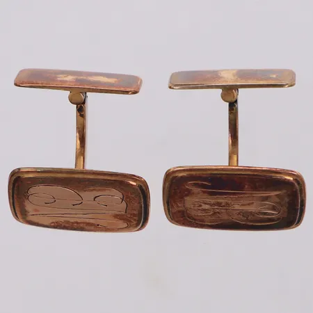 Ett par manschettknappar, längd 22mm, bredd 18mm, monogram, silver 830/1000 Vikt: 10,1 g