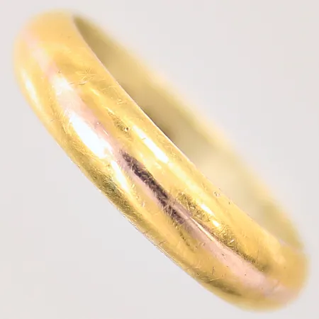 Ring, stl 18, bredd 5mm, förgyllt silver 830/1000 Vikt: 3,9 g