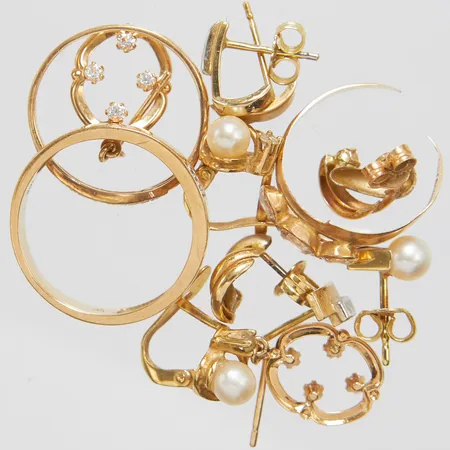 Diverse guld, defekt, udda, odlade pärlor, stenar, 18K, bruttovikt 13,0g Vikt: 13 g