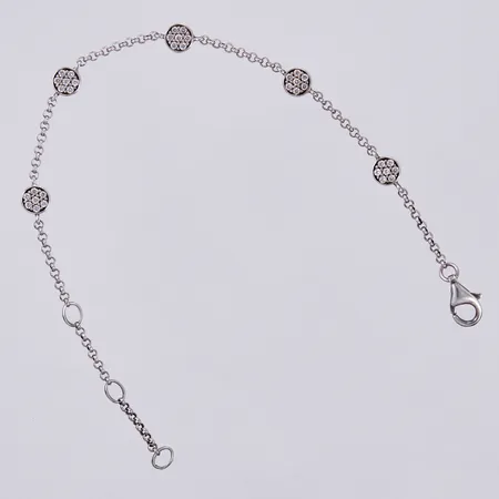 Armband med vita stenar, längd ca 19,5cm, bredd ca 1-5mm, 925/1000 silver Vikt: 4,3 g