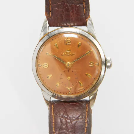 Armbandsur Lemania, stål, manuell, 34mm, läderband ej originalband med slitage, skadad urtavla, inga tillbehör.