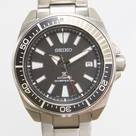 Herrur Seiko Samurai Prospex divers 200m, stål, automatisk, 44mm, refnr SRPF03K1 boettnr 4R35-01V0, serienr 861265, cal. 4R35, datum, mineralglas, repig stållänk, viklås, inga tillbehör.
